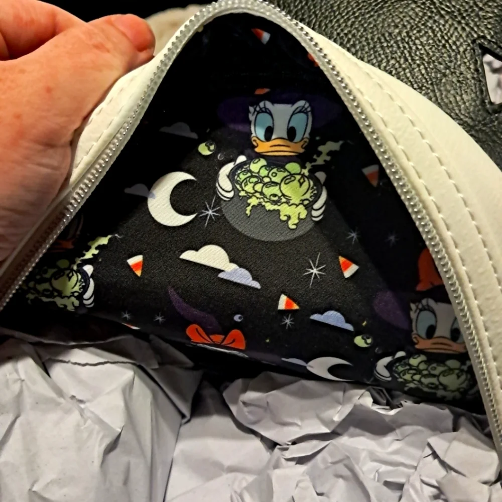 New With Tags Loungefly Daisy Duck Halloween Witch Glow In The  Dark Backpack